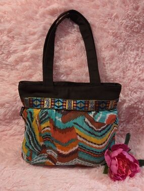 Multicolor Wave-Print Tote with  Black Handles